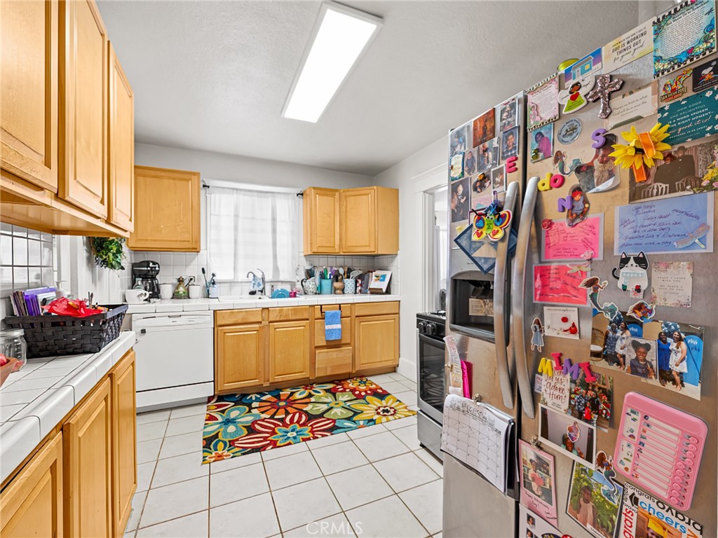 1736 Gramercy Avenue Property Photo 6