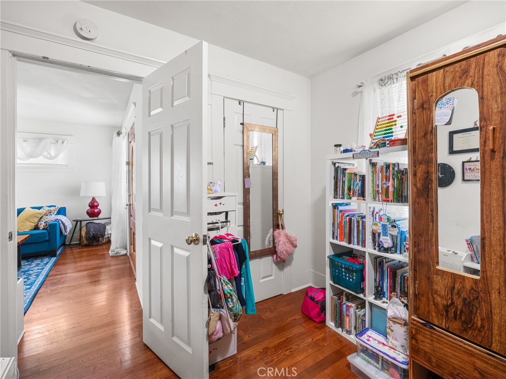 1736 Gramercy Avenue Property Photo 8