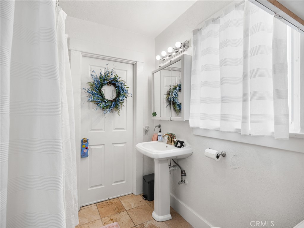 1736 Gramercy Avenue Property Photo 14