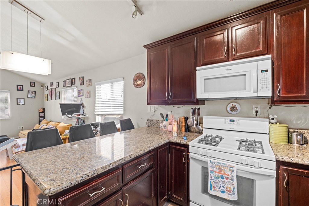 1736 Gramercy Avenue Property Photo 24