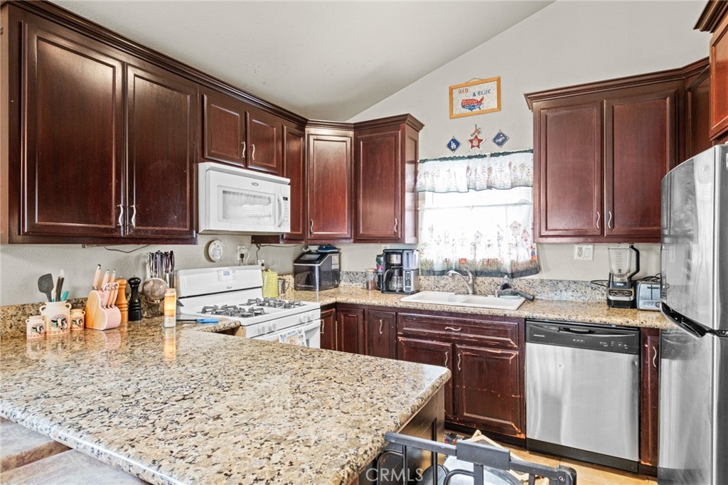 1736 Gramercy Avenue Property Photo 27