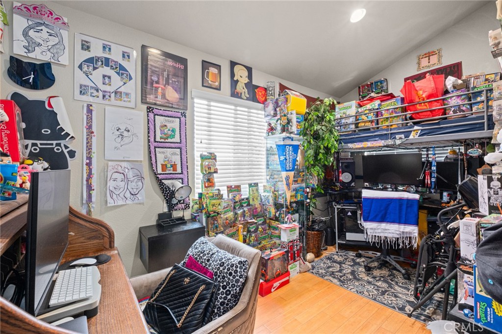 1736 Gramercy Avenue Property Photo 33
