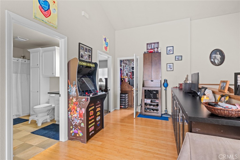 1736 Gramercy Avenue Property Photo 36
