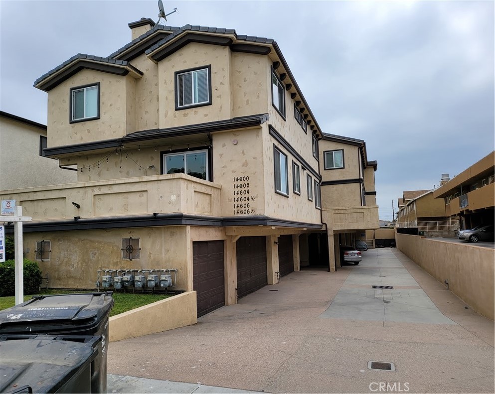 14602 Eastwood Avenue Property Photo