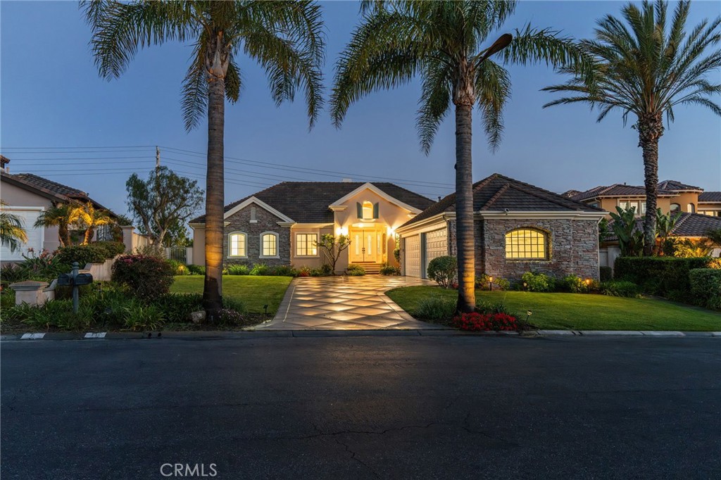 10 Santa Cruz Property Photo