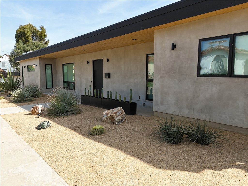 4756 Keniston Avenue Property Photo 1