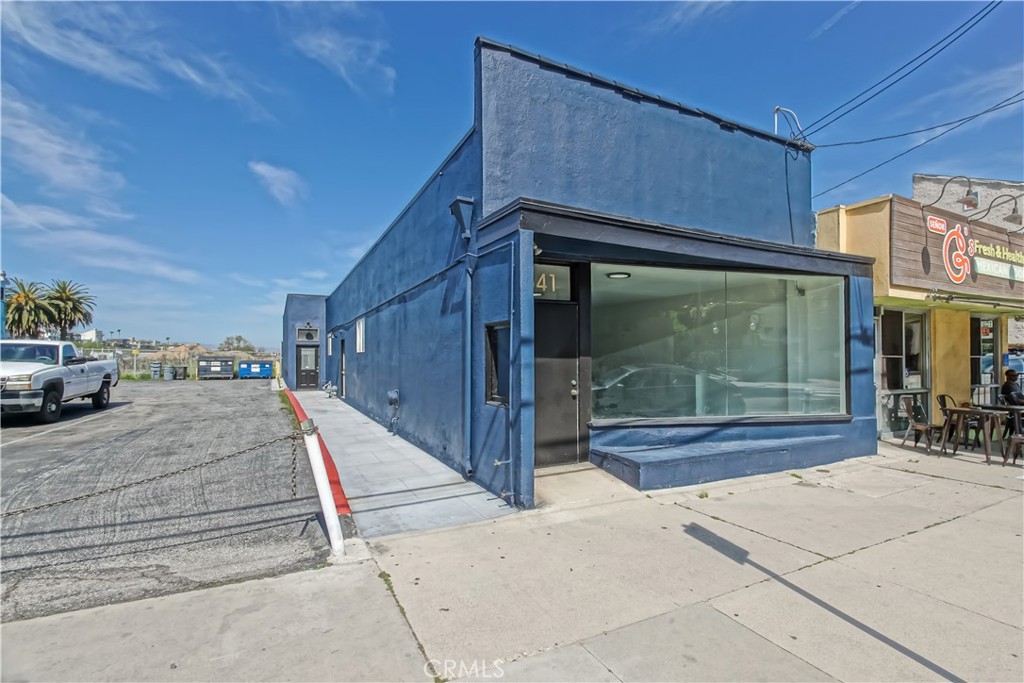 341 Culver Boulevard Property Photo 1