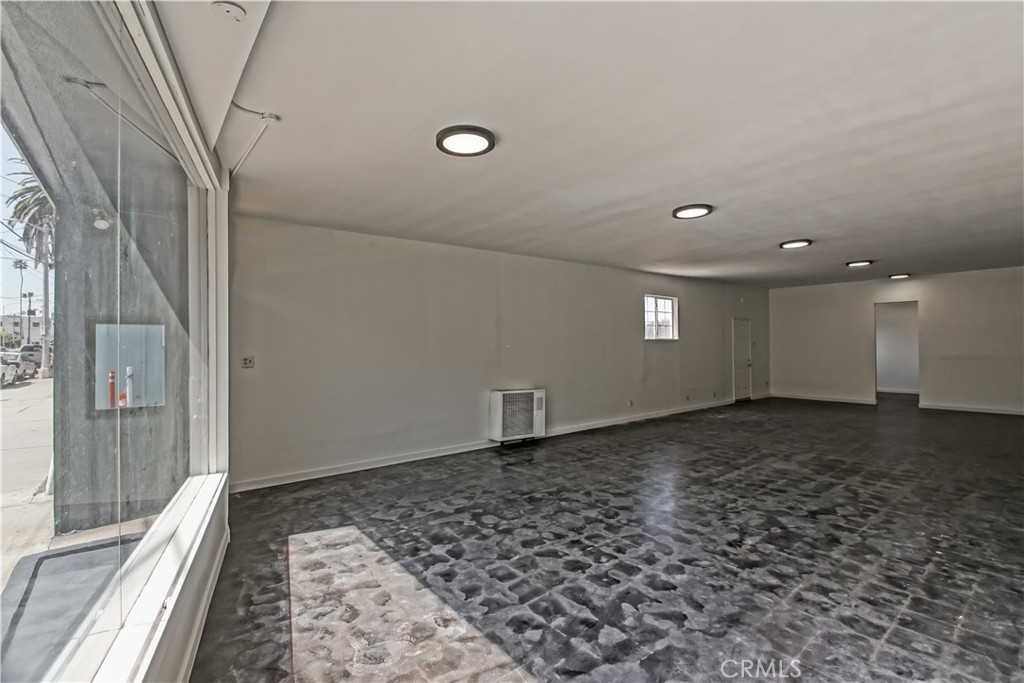 341 Culver Boulevard Property Photo 9