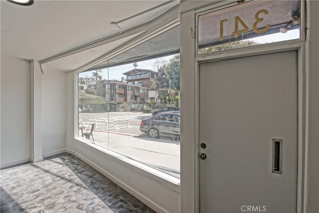 341 Culver Boulevard Property Photo 11