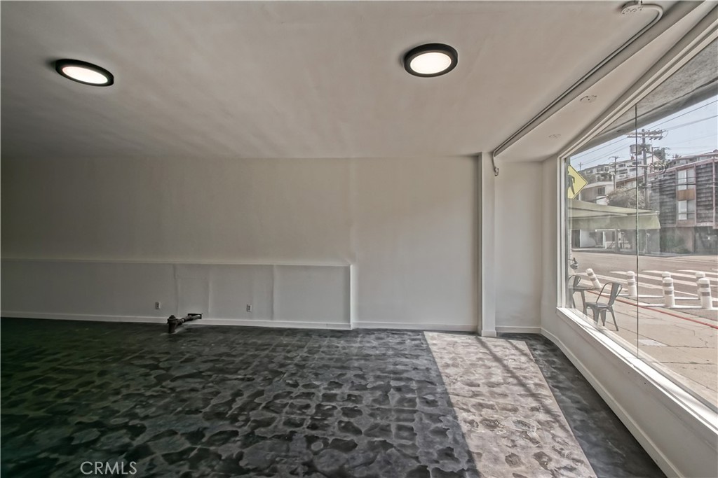 341 Culver Boulevard Property Photo 13