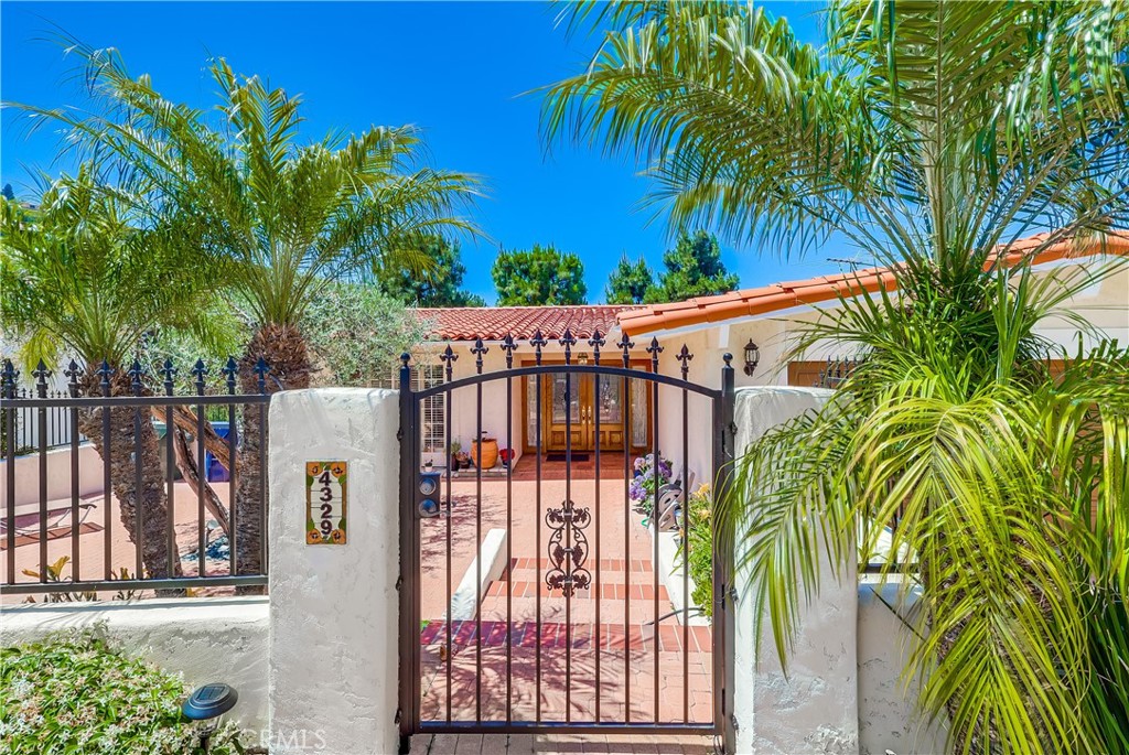 4329 Via Frascati Property Photo 1
