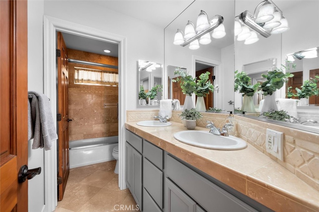 708 Elvira Avenue A Property Photo 20
