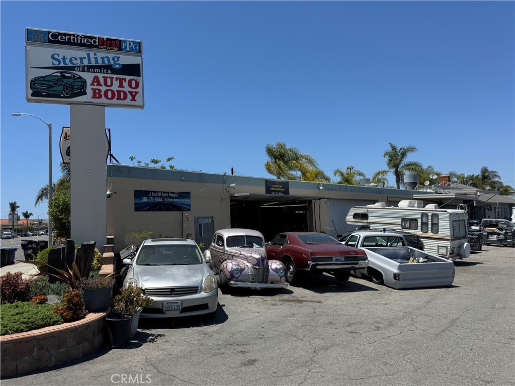 2075 Lomita Boulevard Property Photo 2