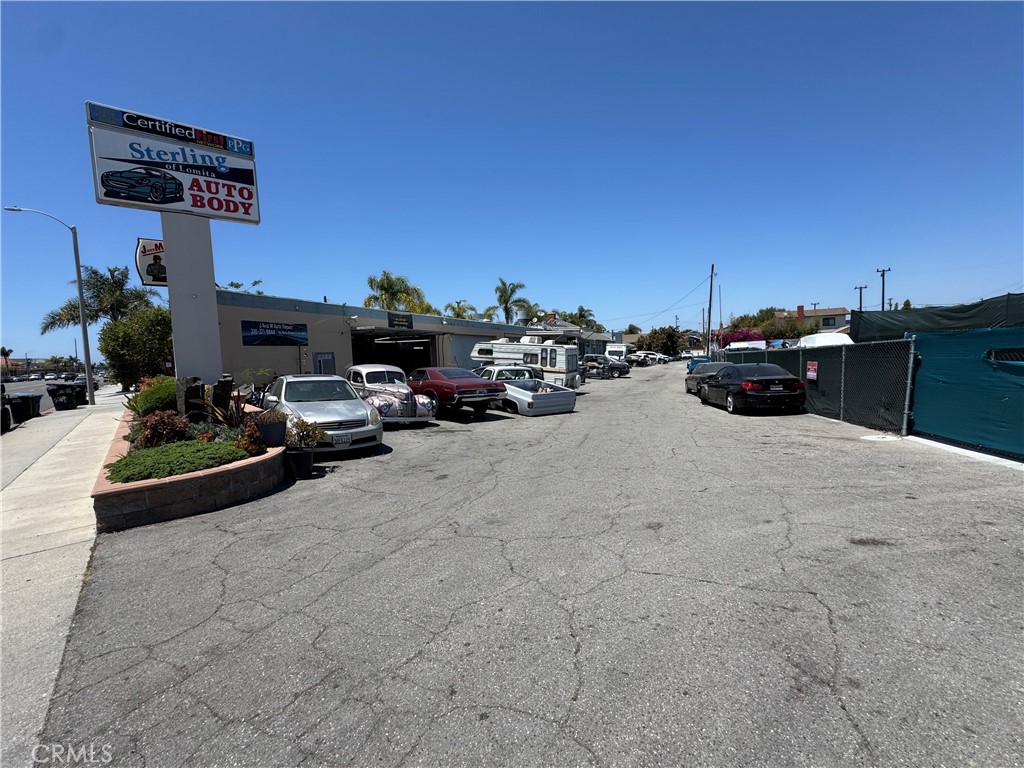 2075 Lomita Boulevard Property Photo 3