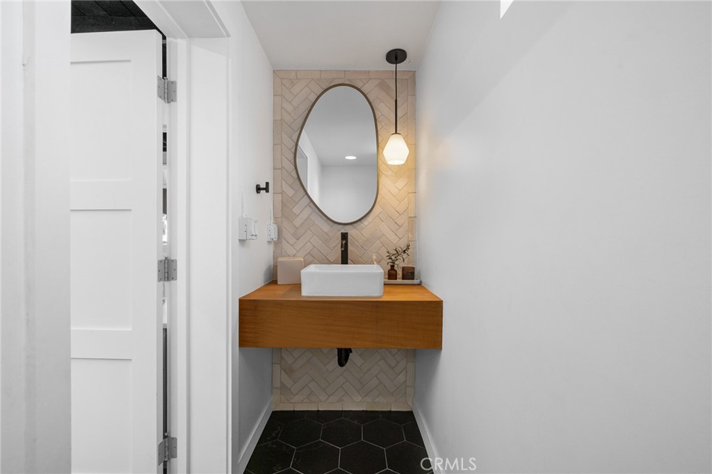 1630 Aviation Boulevard Property Photo 29
