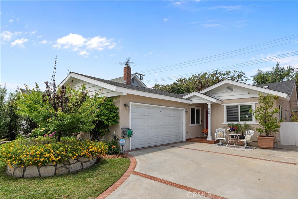 1827 Amelia Avenue Property Photo 1