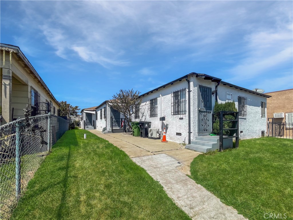 10405 S Hoover Street Property Photo 1