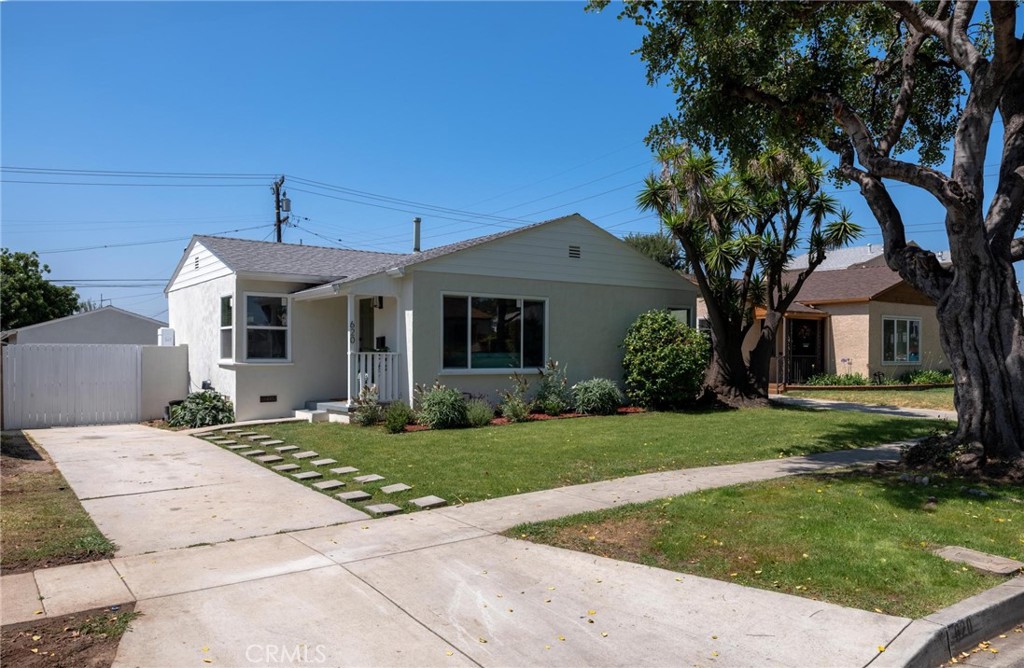 620 W Ellis Avenue Property Photo 1