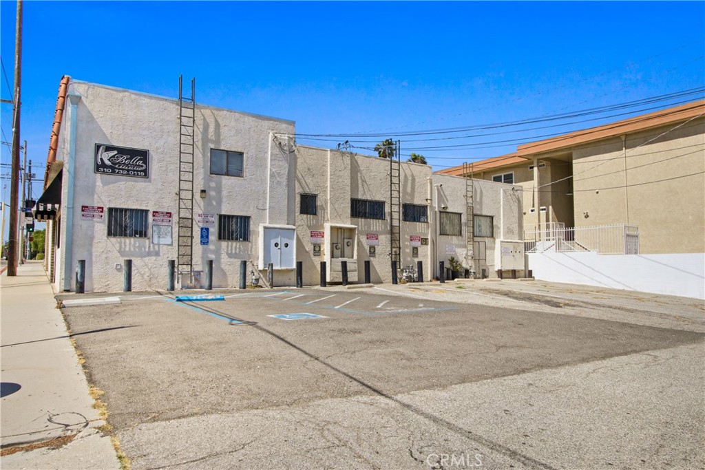 702 S Weymouth Avenue Property Photo 17