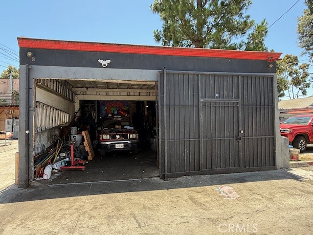 435 W Arbor Vitae Street Property Photo 2