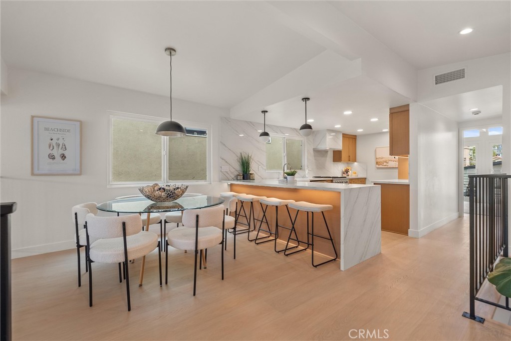 1529 Steinhart Avenue Property Photo 8