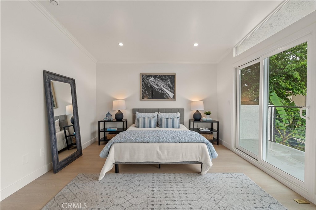 1529 Steinhart Avenue Property Photo 10