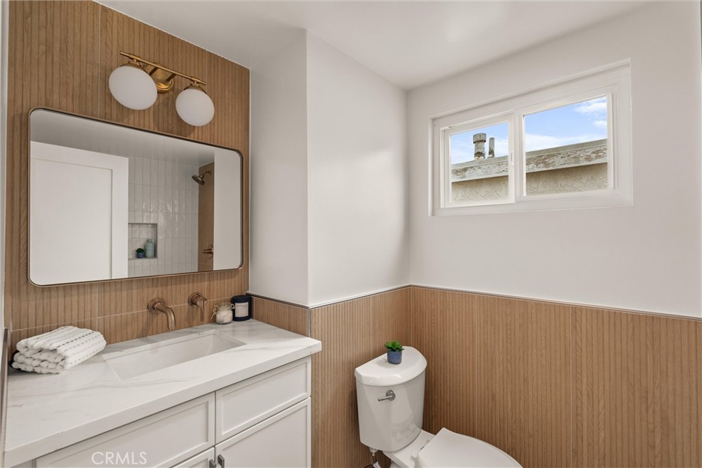 1529 Steinhart Avenue Property Photo 12