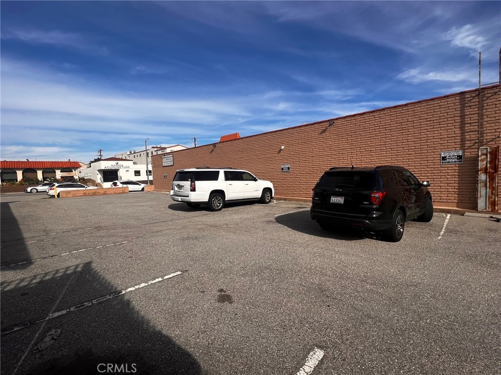 829 835 W 9th Street Property Photo 6