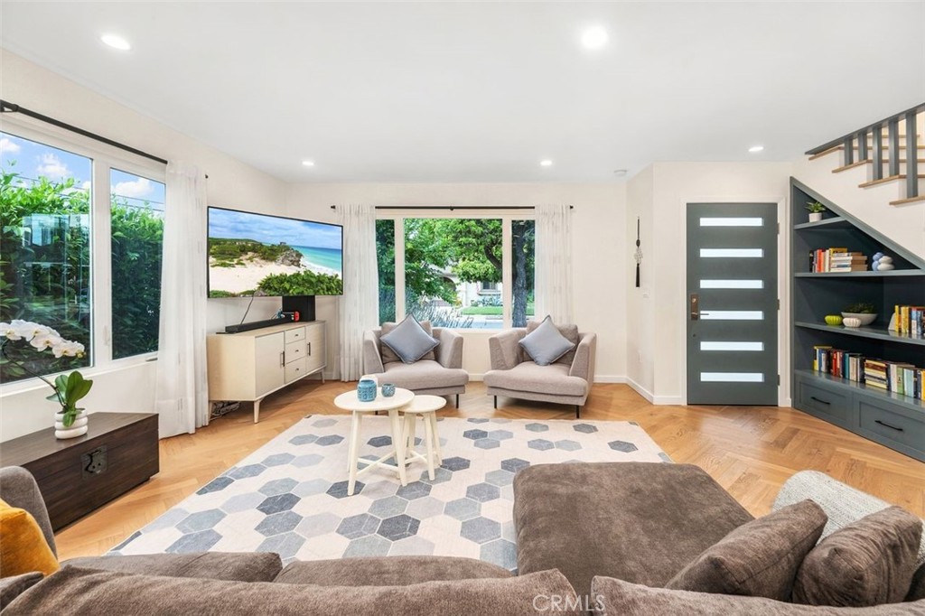 21225 Kent Avenue Property Photo 1