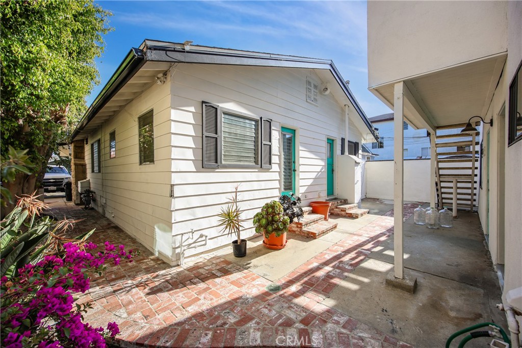 1054 W 23rd Street Property Photo 7