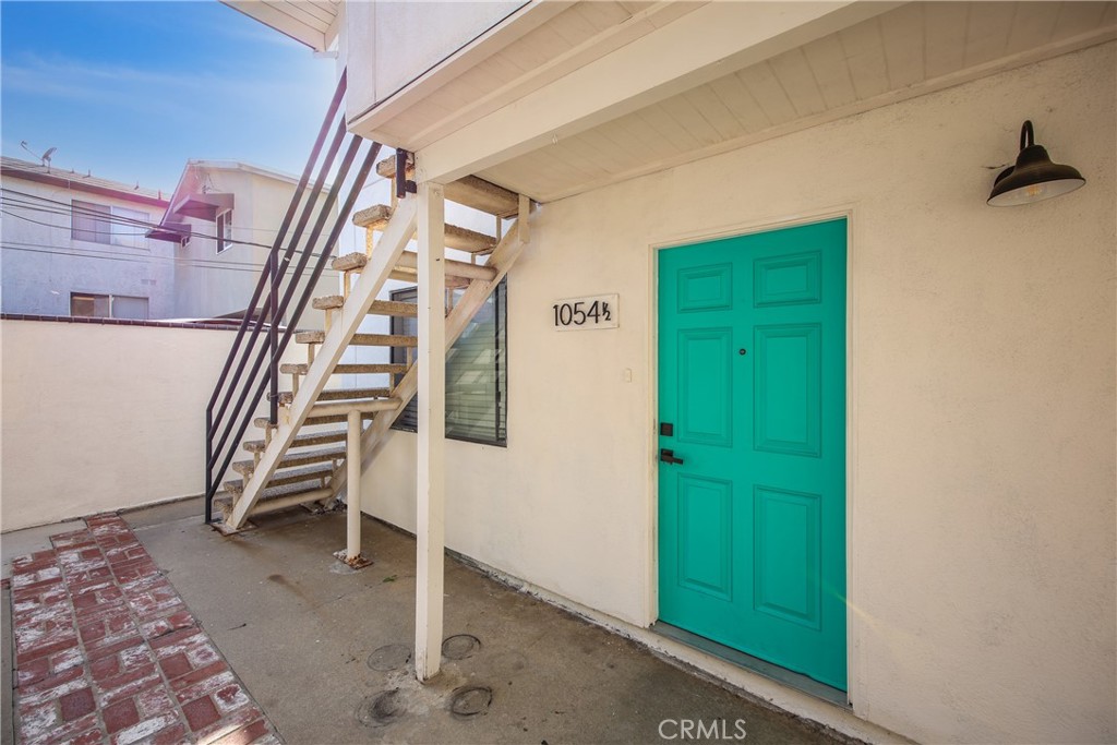 1054 W 23rd Street Property Photo 8