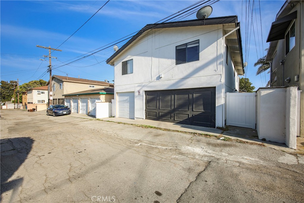 1054 W 23rd Street Property Photo 12