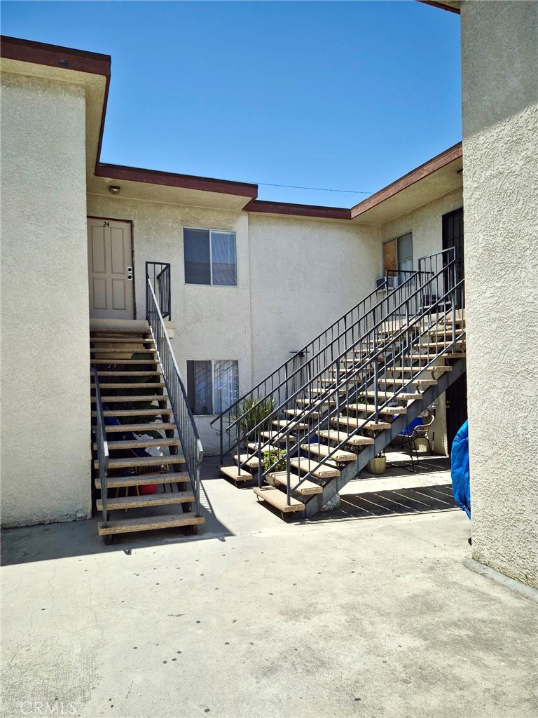 13325 Kornblum Avenue Property Photo 16