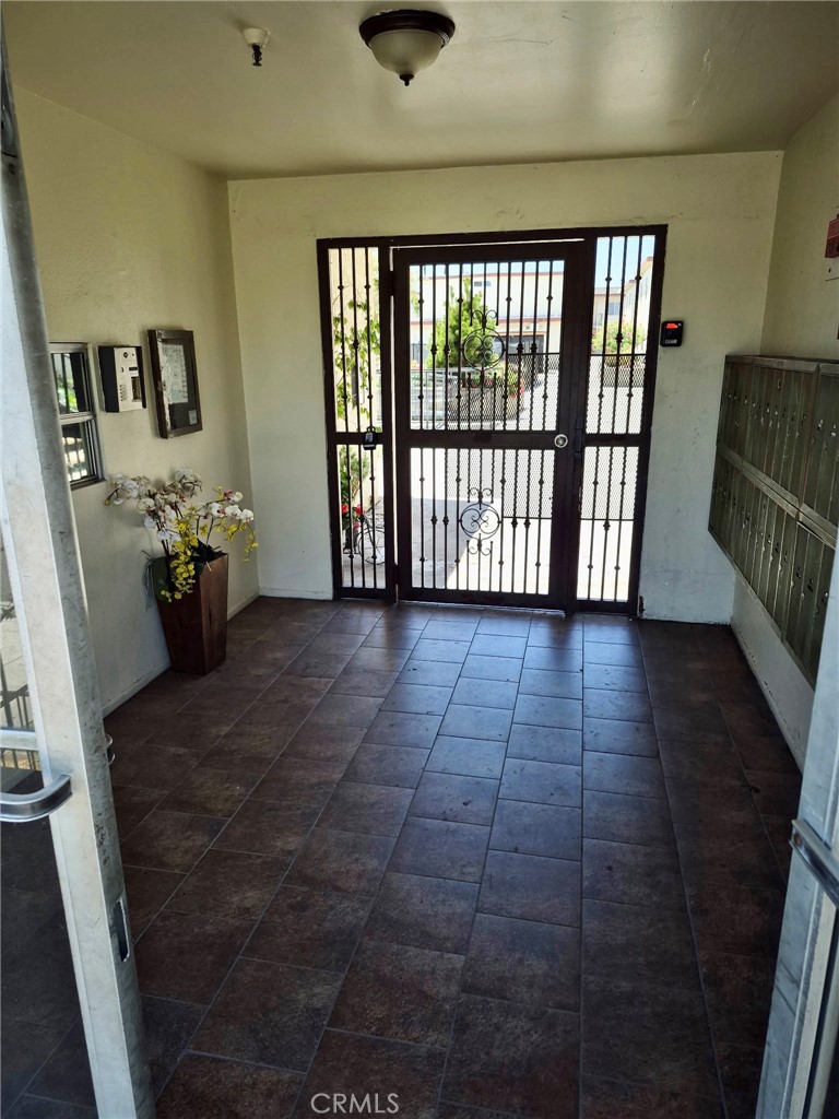 13325 Kornblum Avenue Property Photo 17