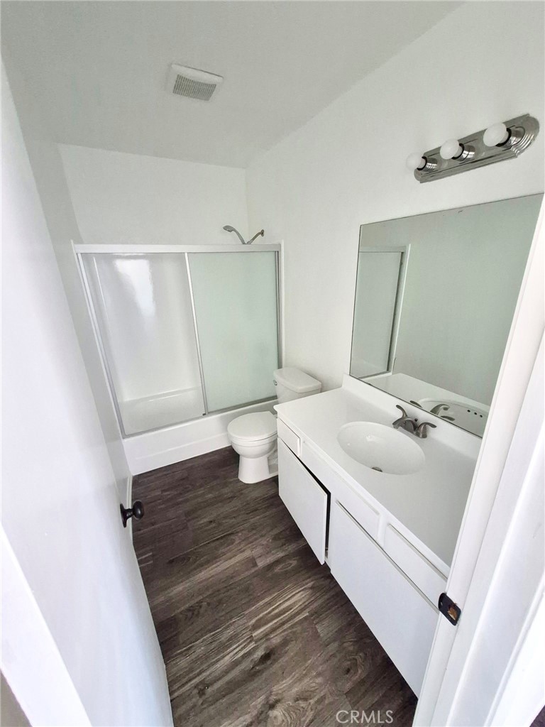 13325 Kornblum Avenue Property Photo 25