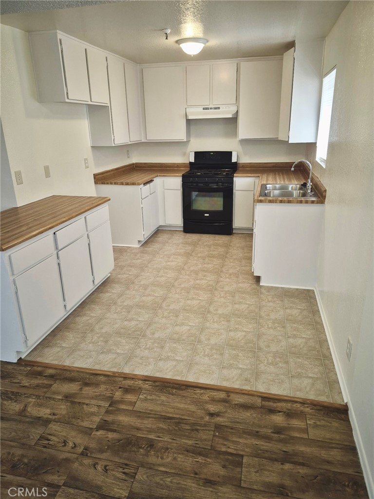 13325 Kornblum Avenue Property Photo 26