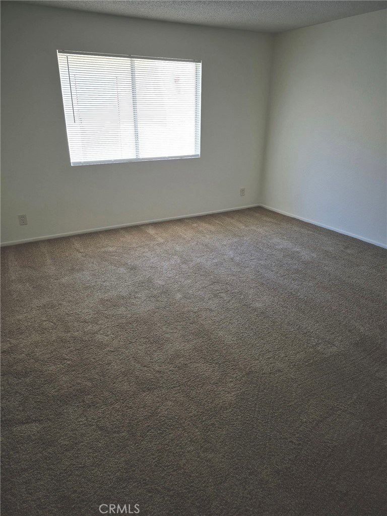 13325 Kornblum Avenue Property Photo 37