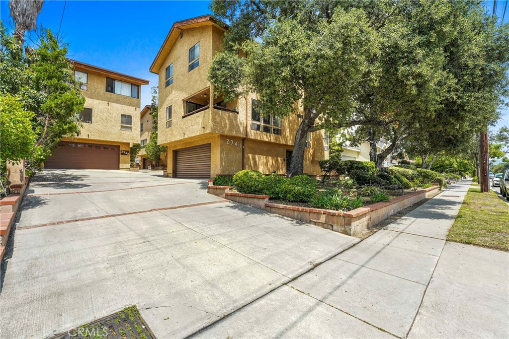 2741 Hermosa Ave B Property Photo 1