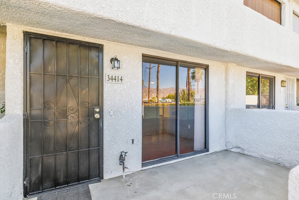 34414 Laura Way Property Photo 1
