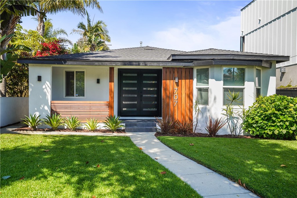 707 Sapphire Street