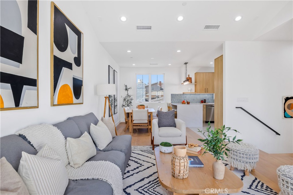 2420 Ives Lane B Property Photo 7