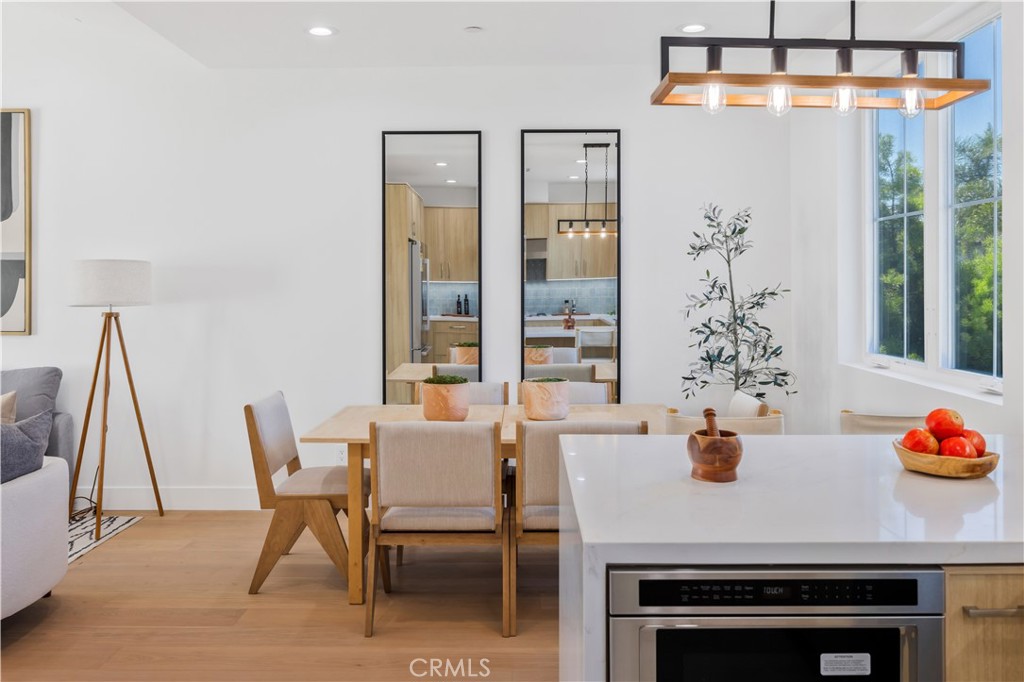 2420 Ives Lane B Property Photo 9