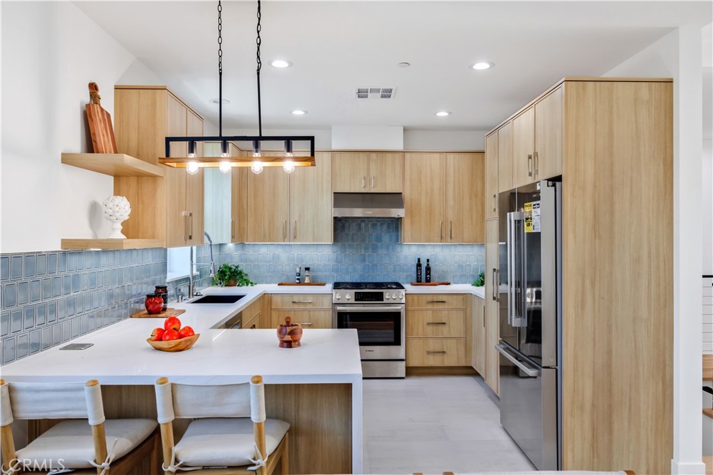 2420 Ives Lane B Property Photo 10