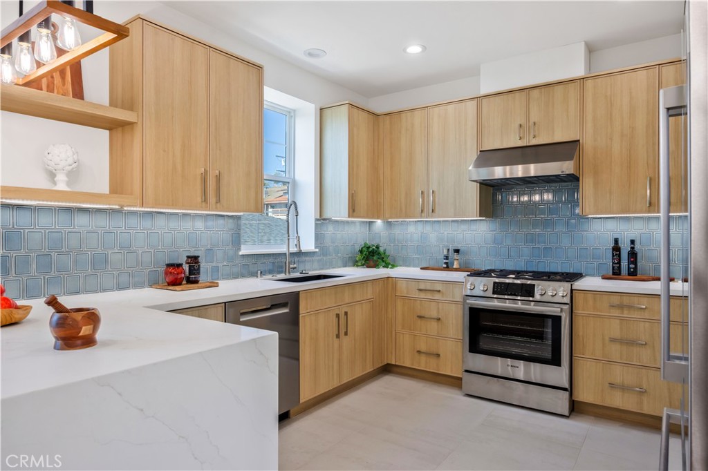 2420 Ives Lane B Property Photo 11