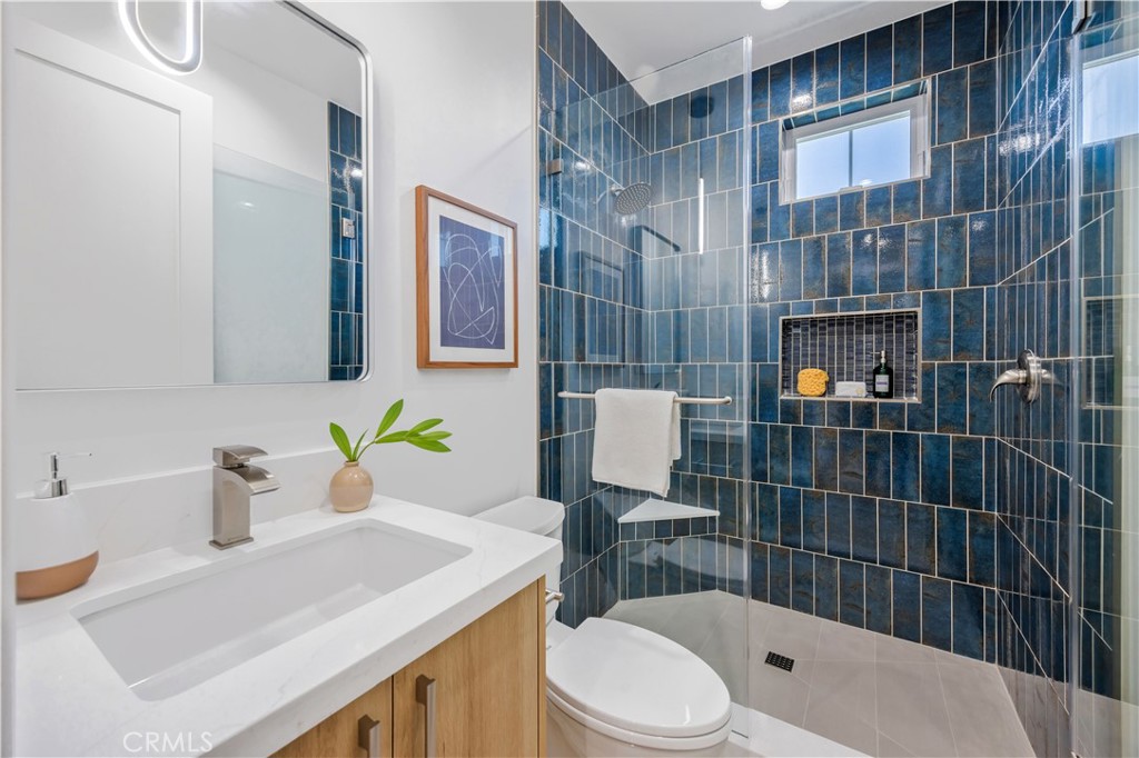 2420 Ives Lane B Property Photo 13