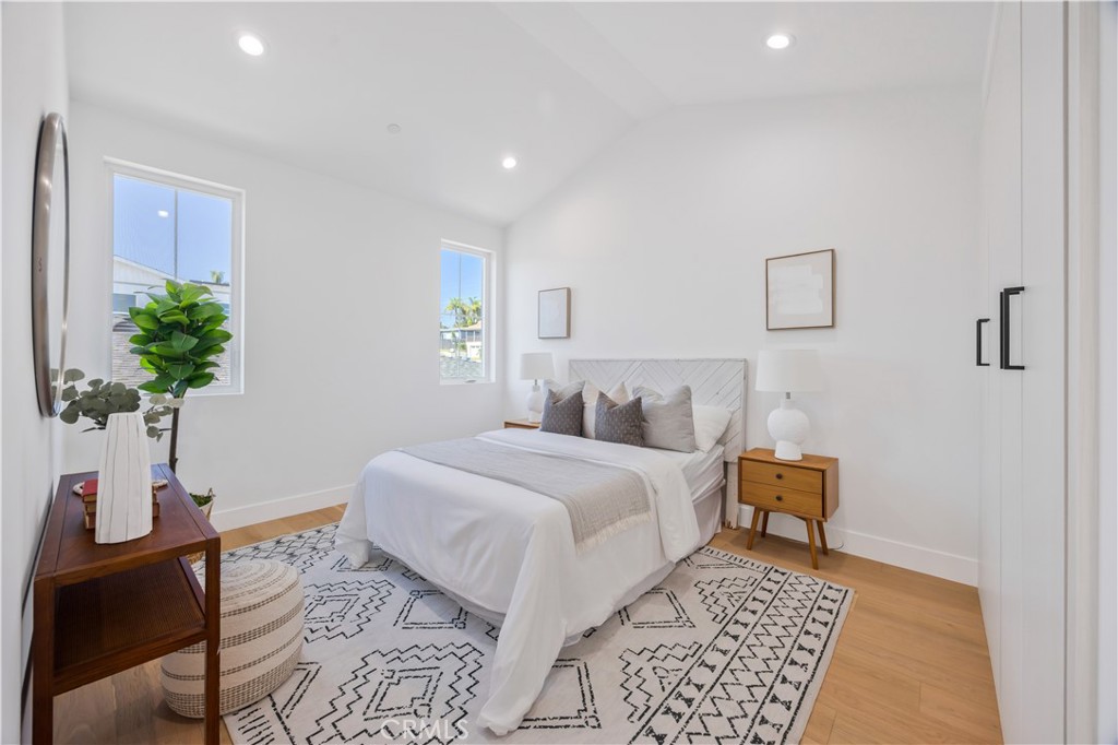 2420 Ives Lane B Property Photo 15