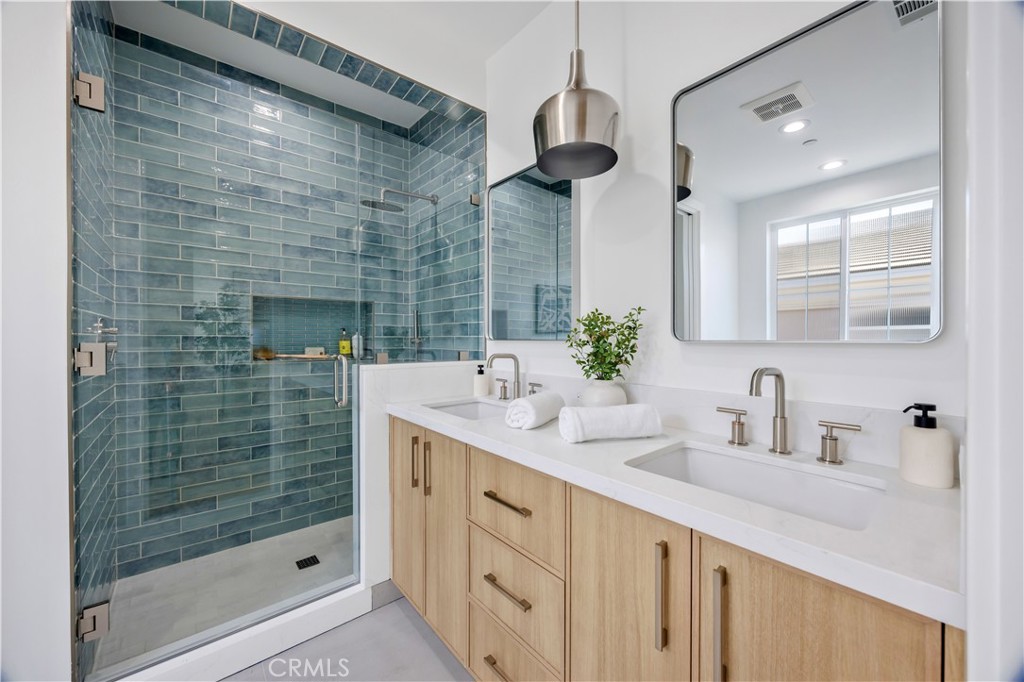 2420 Ives Lane B Property Photo 20