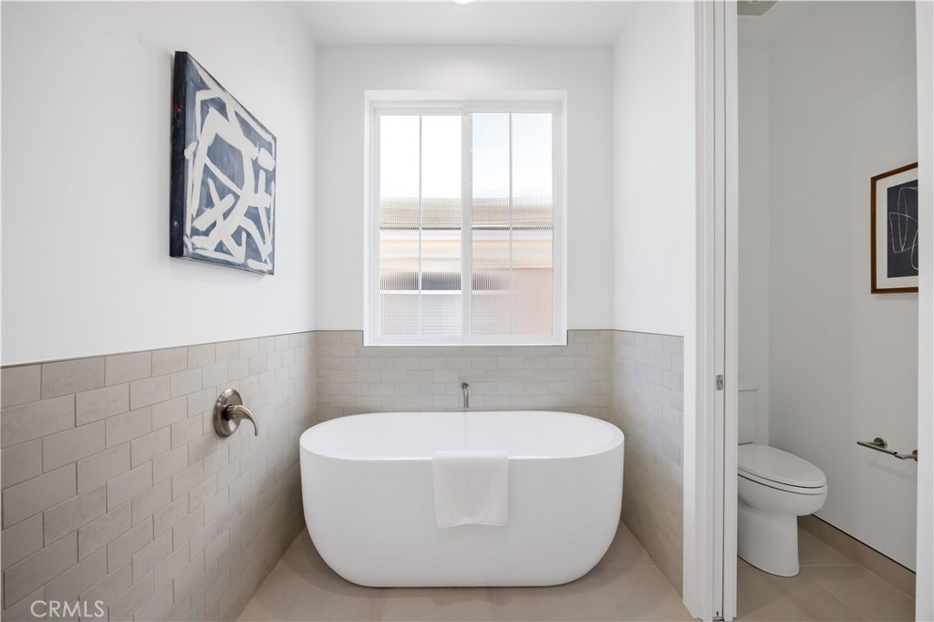 2420 Ives Lane B Property Photo 21