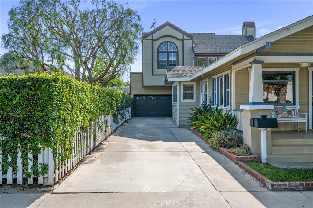 533 Roswell Avenue Property Photo 1