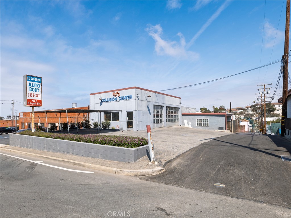 713 E El Segundo Boulevard Property Photo 1